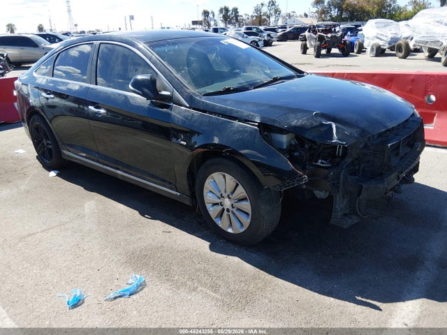Salvage Hyundai SONATA Image