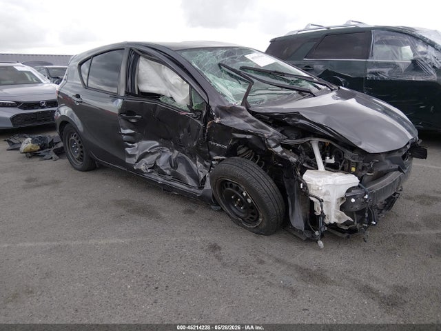 Salvage Toyota Prius c Image