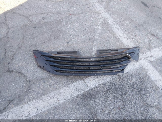 Toyota Sienna Le V6 8 Passenger