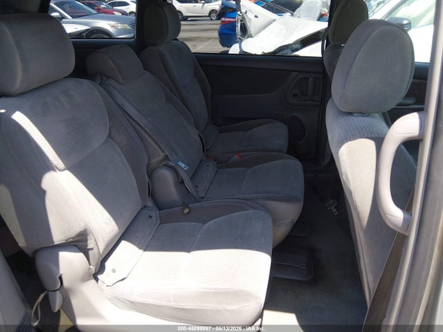 Toyota Sienna Le