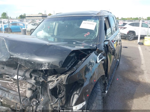 Nissan Armada Sv