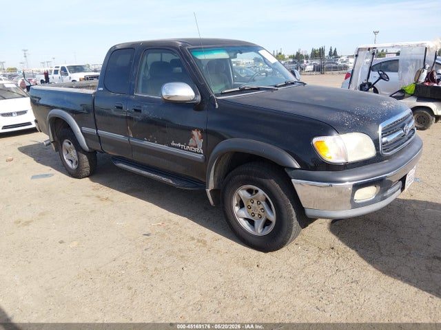 Salvage Toyota Tundra Image