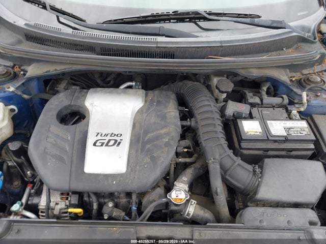 Hyundai VELOSTER Turbo