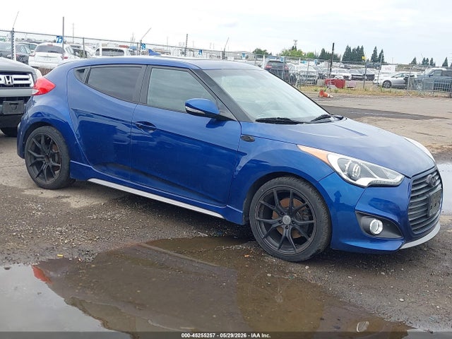 Salvage Hyundai VELOSTER Image