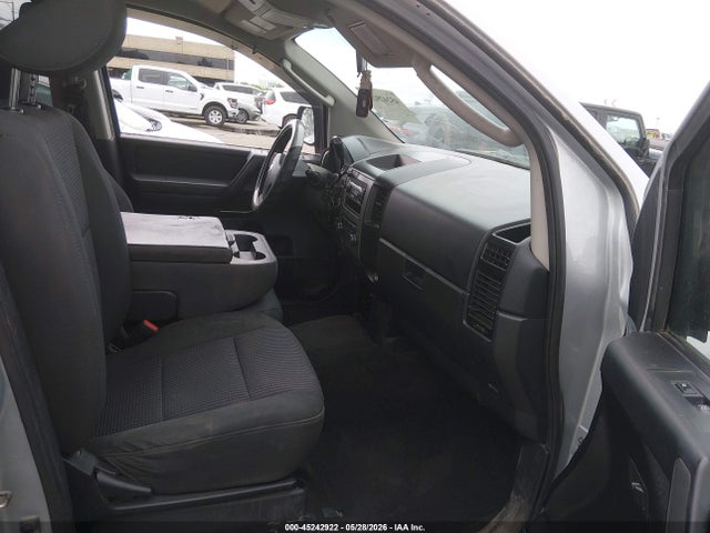 Nissan Titan Sv