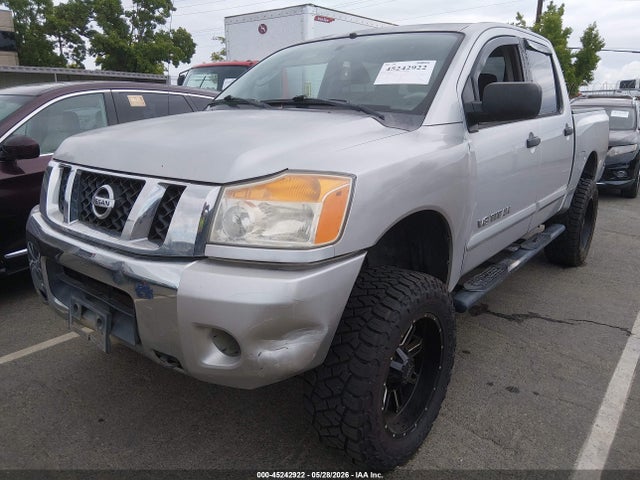 Nissan Titan Sv