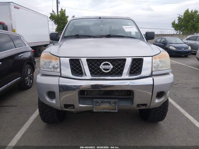 Nissan Titan Sv