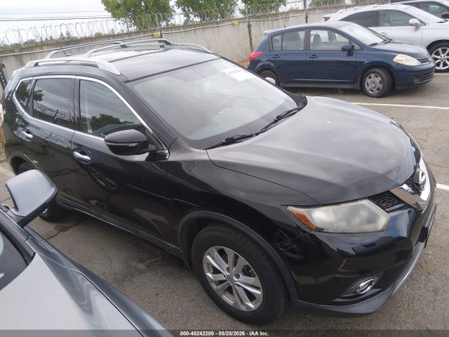 Salvage Nissan Rogue Image