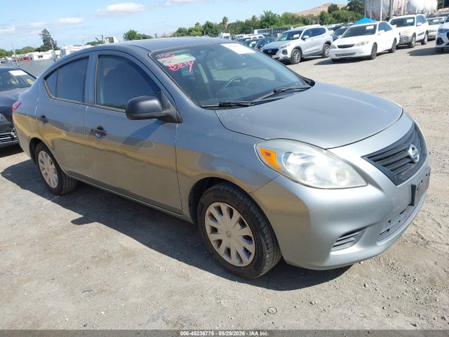 Salvage Nissan Versa Image