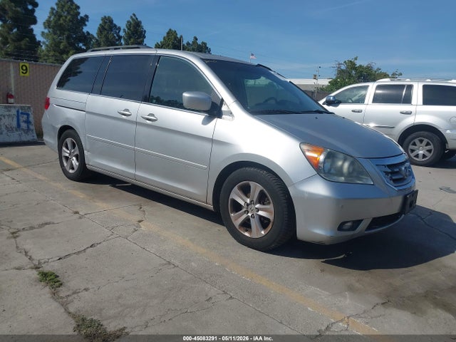 Salvage Honda Odyssey Image
