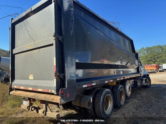 Freightliner 114sd