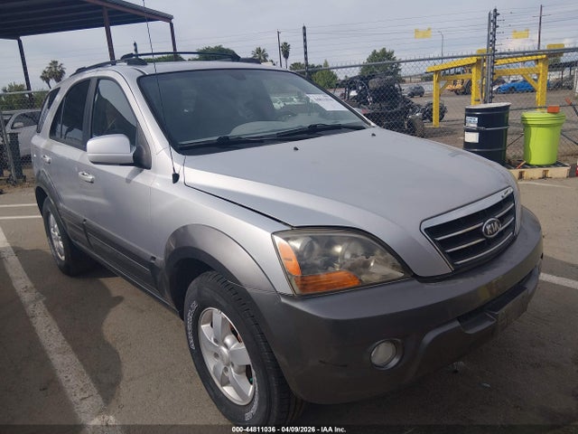Salvage Kia Sorento Image