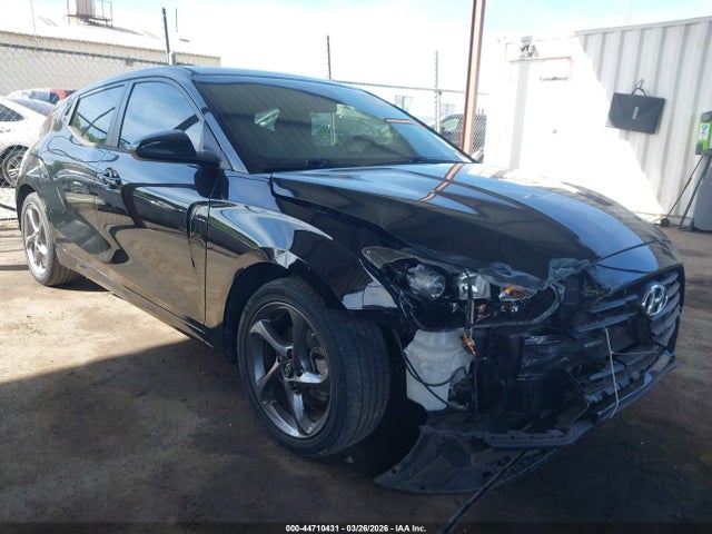 Salvage Hyundai VELOSTER Image