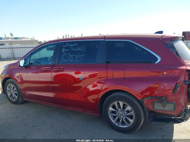 Toyota Sienna Le