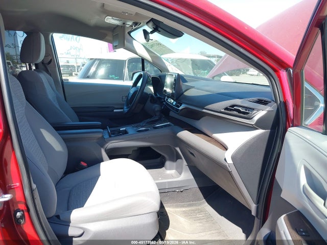 Toyota Sienna Le