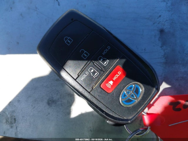 Toyota Sienna Le