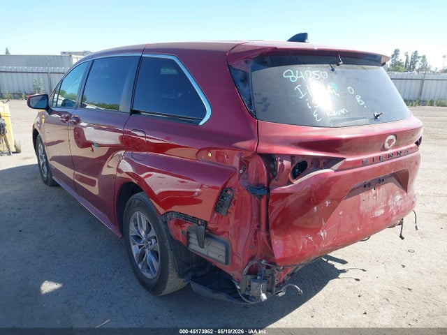 Toyota Sienna Le