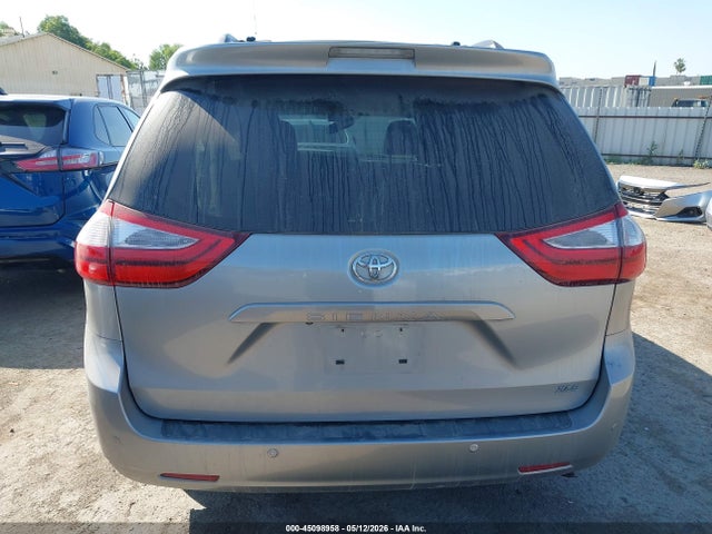 Toyota Sienna Xle Premium 8 Passenger