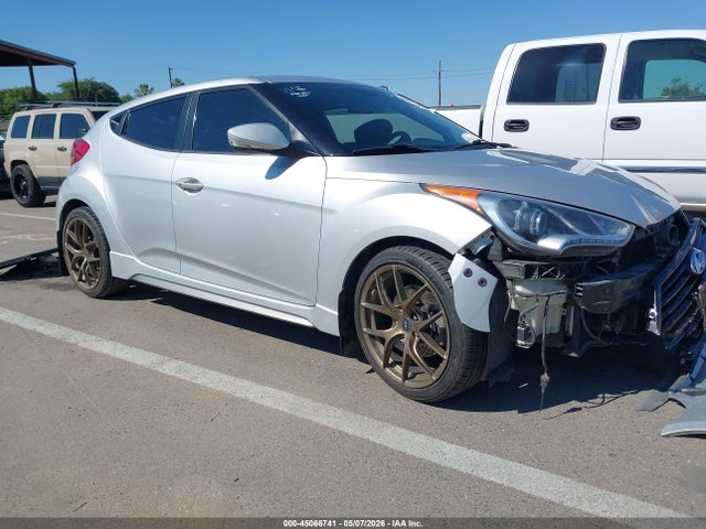 Salvage Hyundai VELOSTER Image