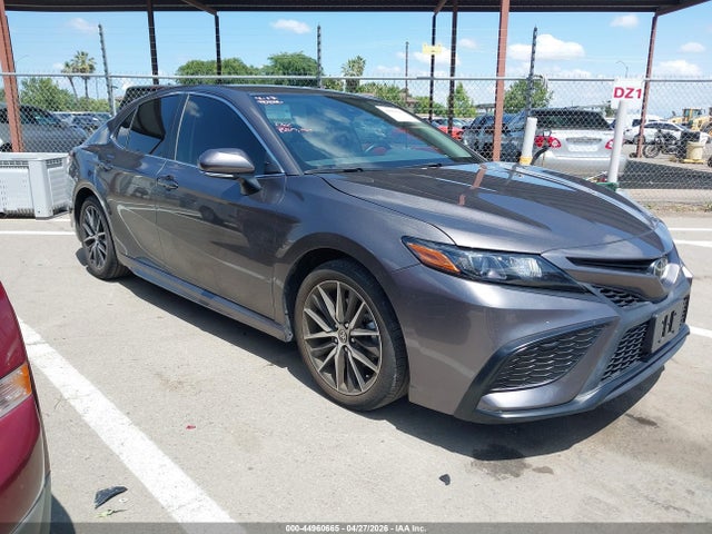 Salvage Toyota Camry Image