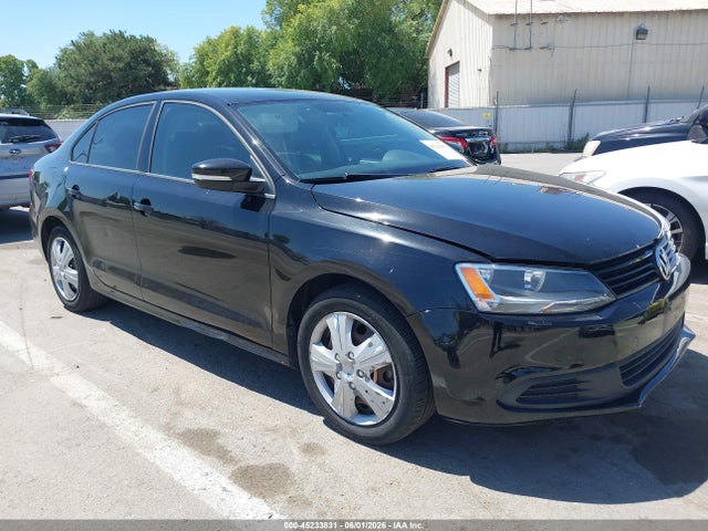 Salvage Volkswagen Jetta Image