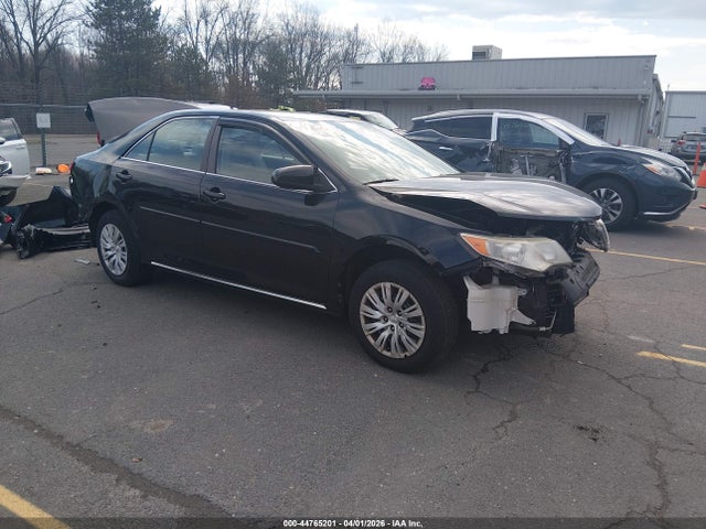 Salvage Toyota Camry Image
