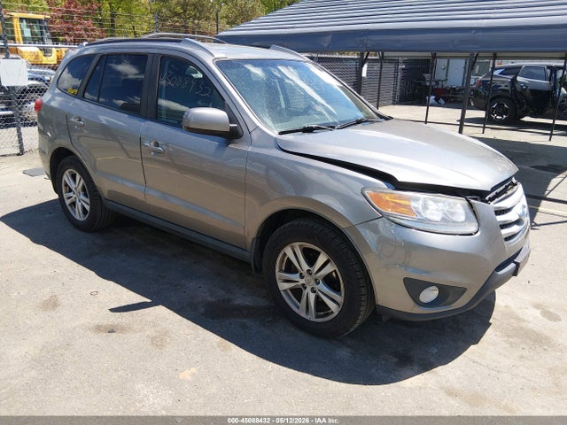 Salvage Hyundai SANTA FE Image