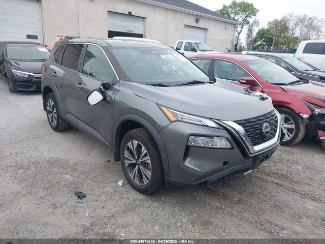 Salvage Nissan Rogue Image