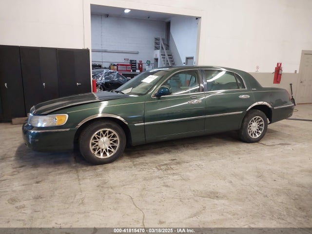 Lincoln Towncar Signature