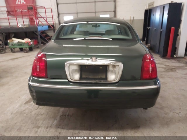 Lincoln Towncar Signature
