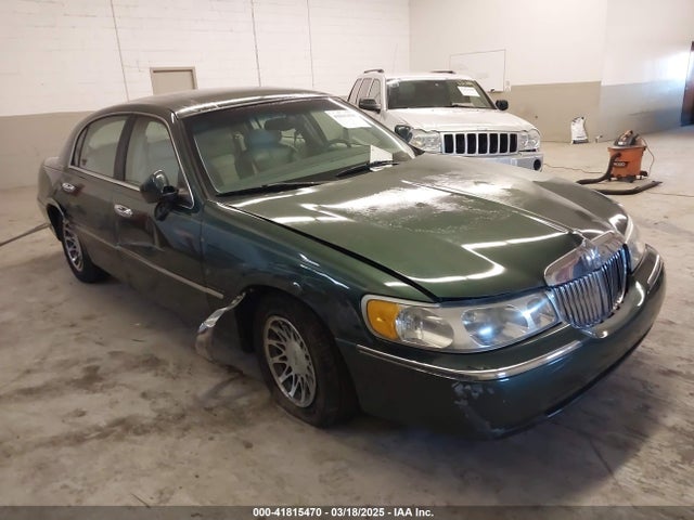 Salvage Lincoln Towncar Image