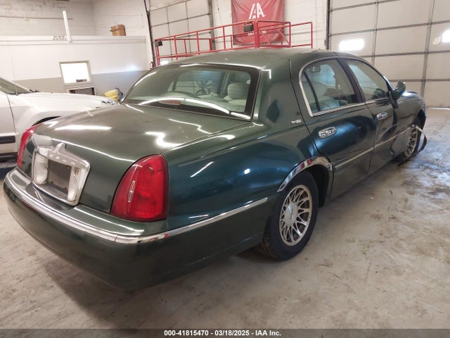 Lincoln Towncar Signature