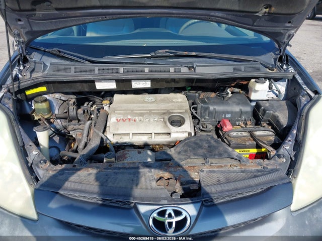 Toyota Sienna Le