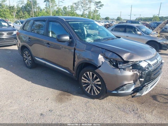 Salvage Mitsubishi Outlander Image