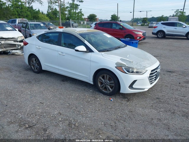 Salvage Hyundai ELANTRA Image