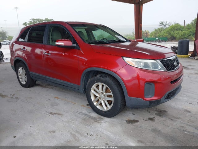 Salvage Kia Sorento Image