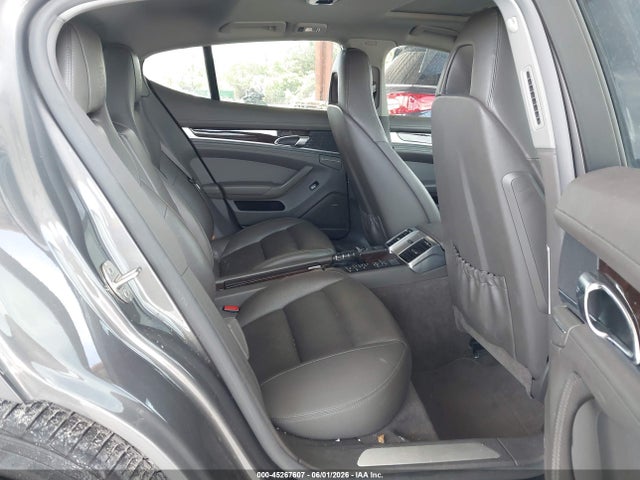 Porsche Panamera 4