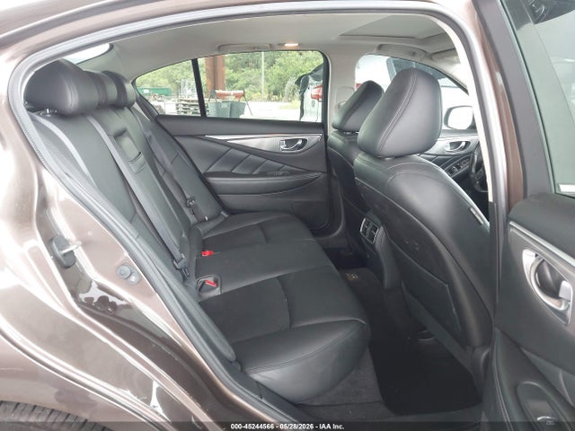 INFINITI Q50 Premium