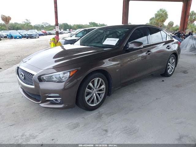 INFINITI Q50 Premium