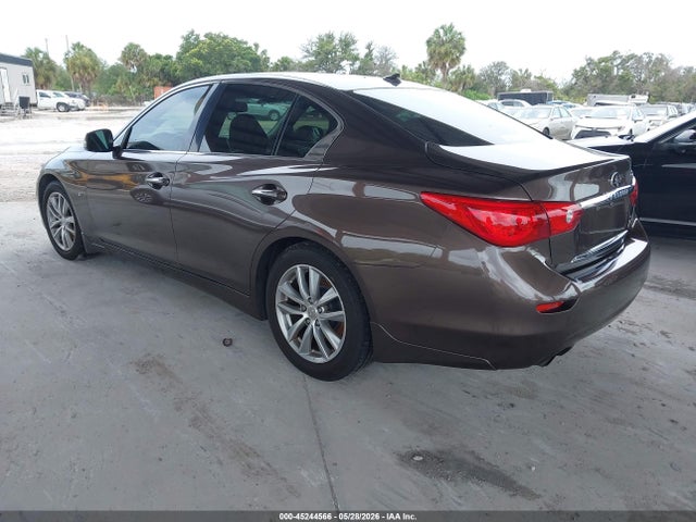 INFINITI Q50 Premium