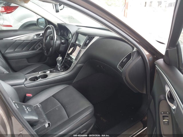 INFINITI Q50 Premium