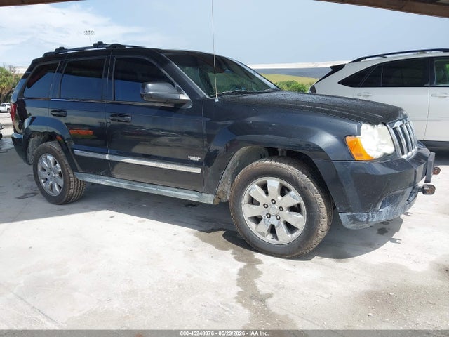 Salvage Jeep Grand Cherokee Image