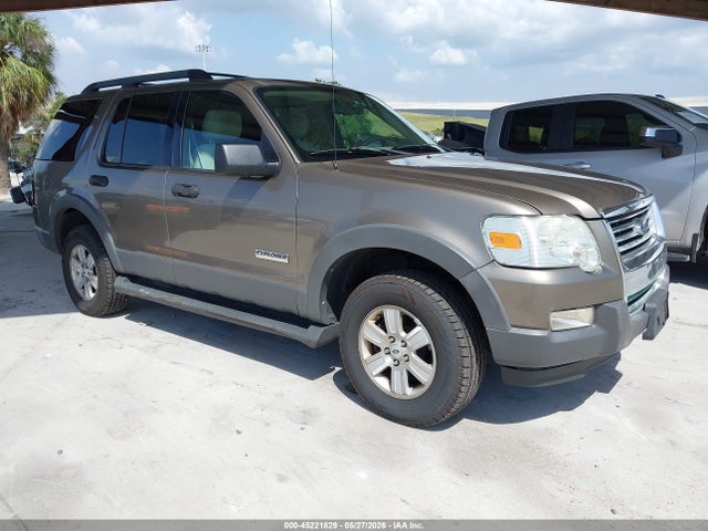 Salvage Ford Explorer Image