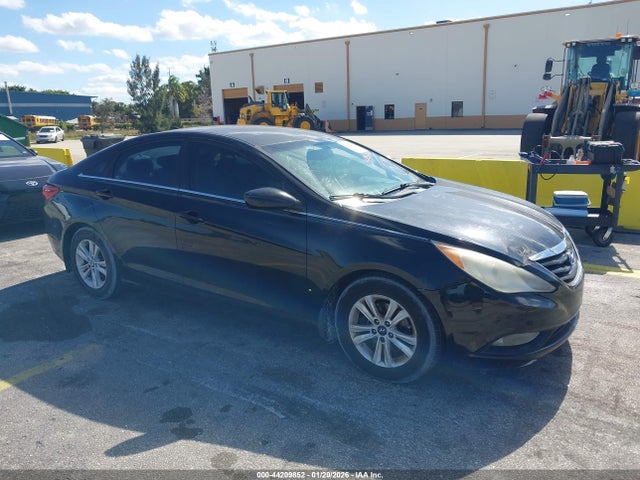Salvage Hyundai SONATA Image