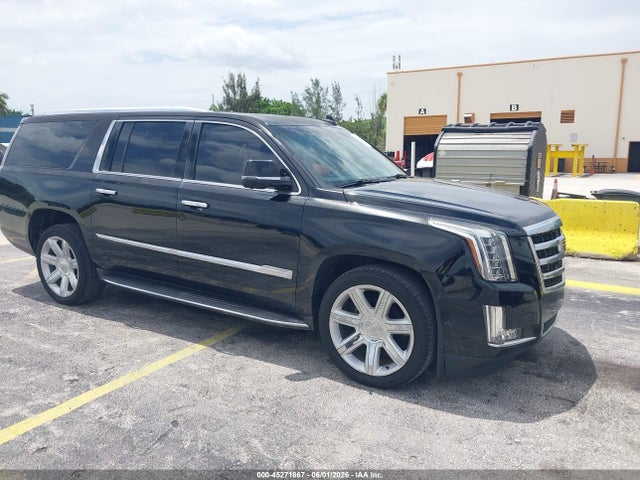 Salvage Cadillac Escalade Image