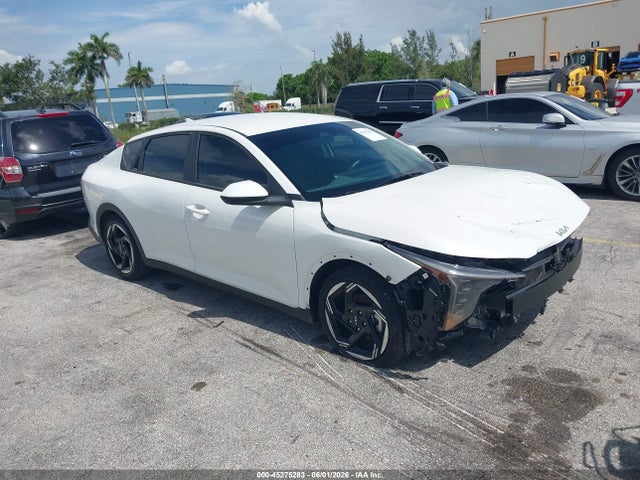 Salvage Kia K4 Image