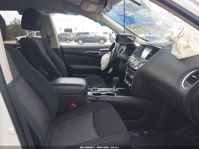 Nissan Pathfinder Sv