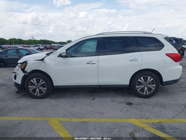 Nissan Pathfinder Sv