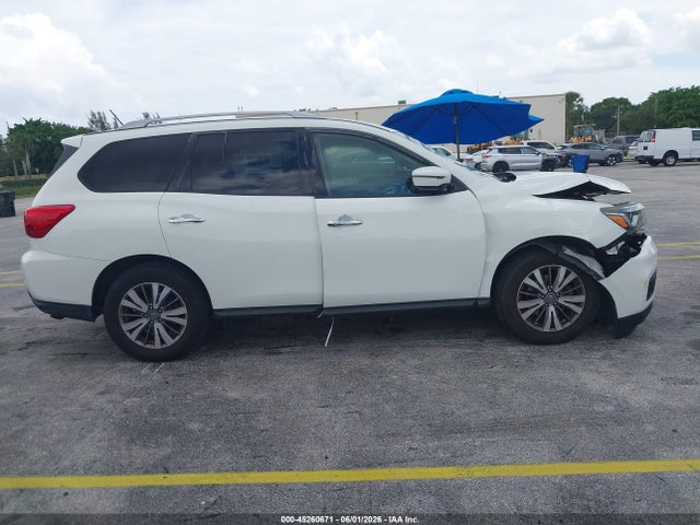 Nissan Pathfinder Sv