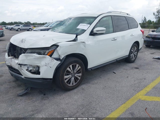Nissan Pathfinder Sv